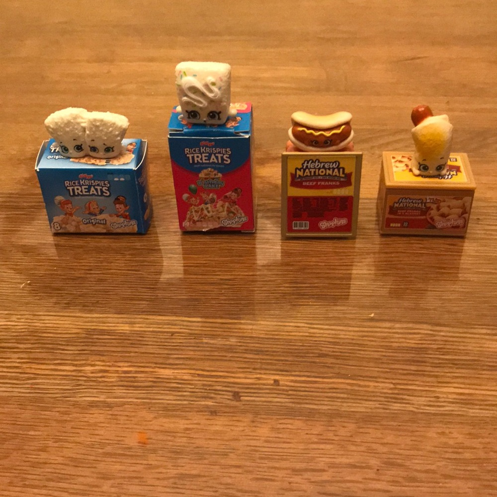 4 shopkins mini brands